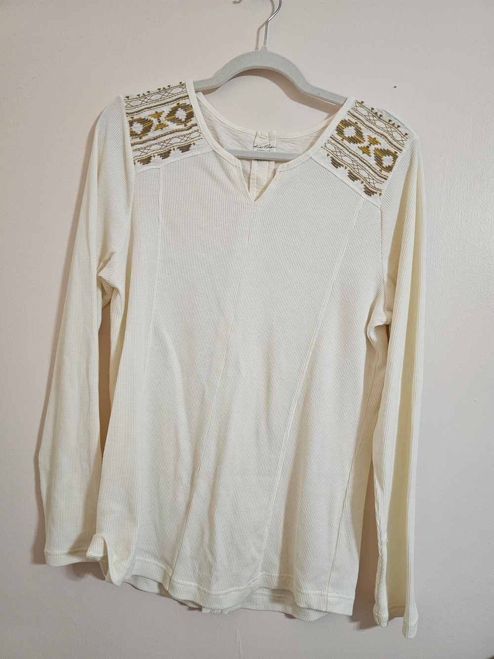 Eddie Bauer XXL Thermal Cream Long-Sleeve Top with Embroidered Shoulders